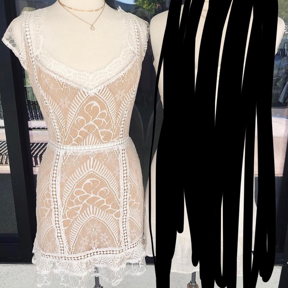 White lace dress - Picture 1 of 5